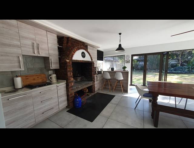 4 BEDROOM FREEHOLD FOR SALE IN BRACKENHURST